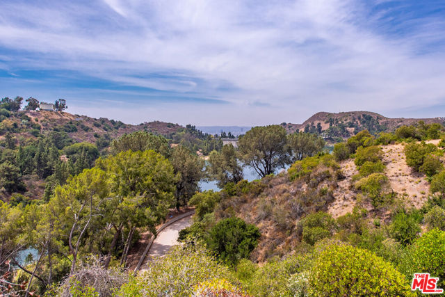 3006 Arrowhead Drive, Los Angeles, California 90068, 4 Bedrooms Bedrooms, ,2 BathroomsBathrooms,Single Family Residence,For Sale,Arrowhead,24424539