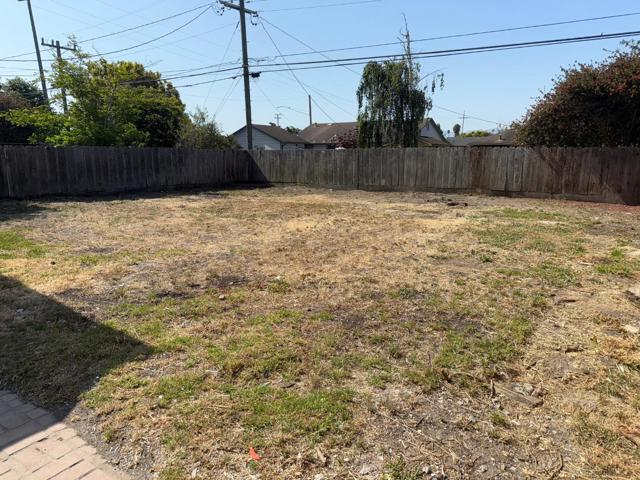 364 Sequoia Street, Salinas CA: https://media.crmls.org/mediaz/0d10f4ca-1655-48b9-bd41-17012e10b1db.jpg