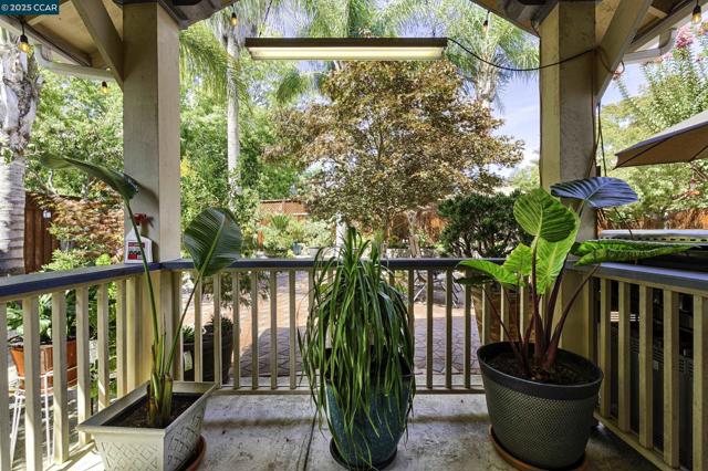1795 Walnut Creek Dr, Santa Rosa CA: https://media.crmls.org/mediaz/0d1102e4-8d67-479d-80fe-493f2331c11f.jpg