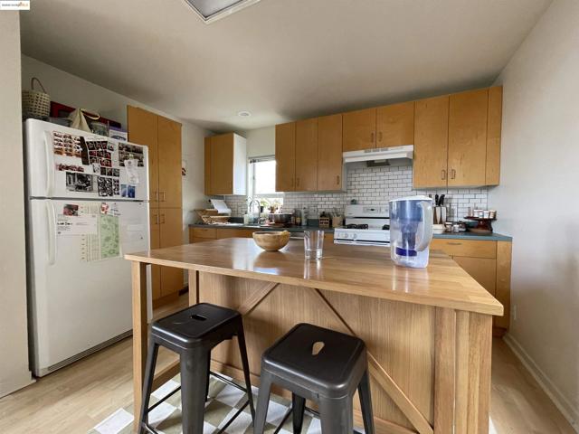 Image 9 of 23 For 6450 Doyle Street