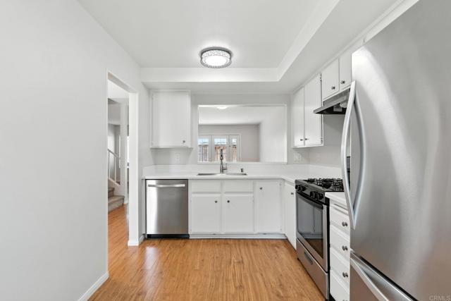 3707 Caminito Carmel, San Diego CA: https://media.crmls.org/mediaz/0d118a7b-2e60-4317-9a57-121c0f0049a7.jpg