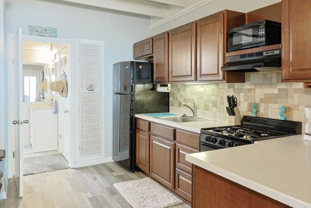 Detail Gallery Image 19 of 42 For 413 J St, Coronado,  CA 92118 - 1 Beds | 1 Baths