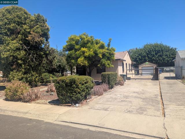 3620 Ivy, Sacramento CA: https://media.crmls.org/mediaz/0d12a0a3-e52d-45ec-9d56-88f7cd688b95.jpg