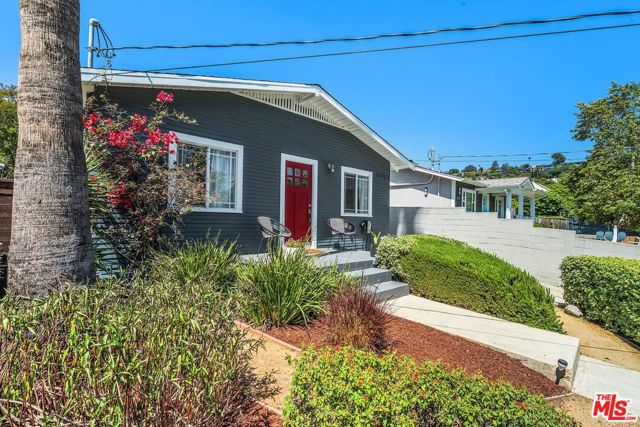 4139 Camero Avenue, Los Angeles CA: https://media.crmls.org/mediaz/0d132338-b0dd-4b50-963c-9ed9983921b5.jpg