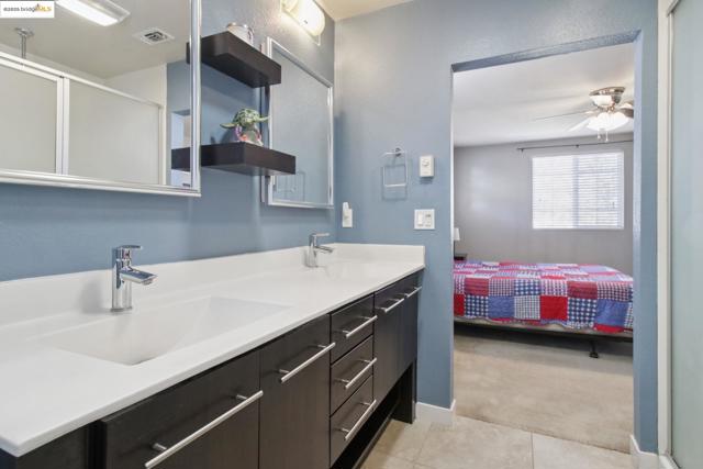 124 Clear Lake Ct, Oakley CA: https://media.crmls.org/mediaz/0d1332dd-e498-4e9a-8397-67718cdd3b3c.jpg