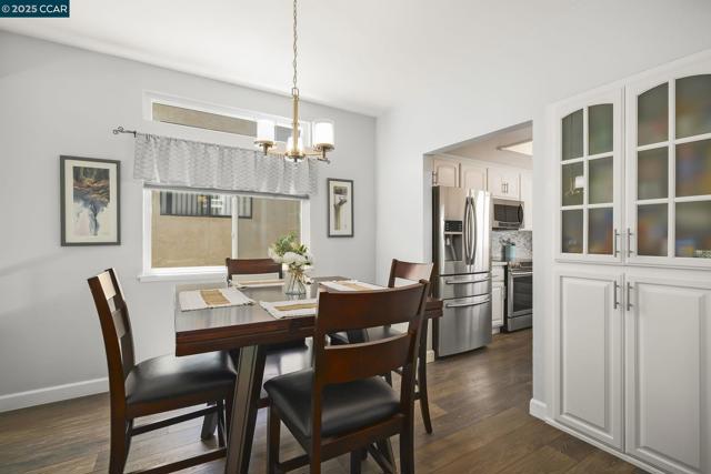 1169 Discovery Way, Concord CA: https://media.crmls.org/mediaz/0d145695-47cf-4173-81dd-769cdcffebbd.jpg