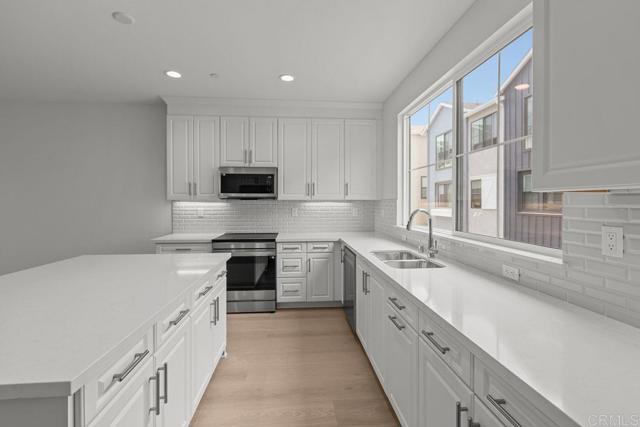 Detail Gallery Image 2 of 16 For 2524 Chamomile Ln, Carlsbad,  CA 92008 - 3 Beds | 2/2 Baths