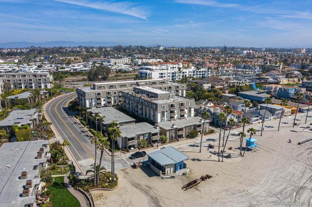 999 N Pacific St, Oceanside CA: https://media.crmls.org/mediaz/0d15f539-0788-4870-9176-8489623ec9d3.jpg