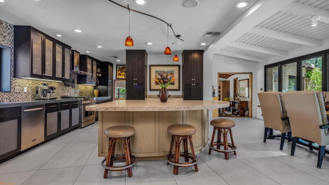 73297 Grapevine Street, Palm Desert CA: https://media.crmls.org/mediaz/0d16164a-82c6-4a19-839c-626bac24dd8e.jpg