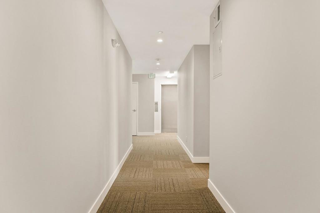 30 Hermosa Avenue #203