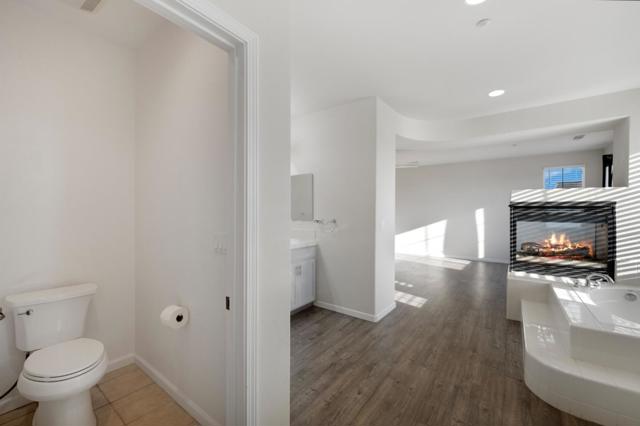 16341 Adobe Way, Lathrop CA: https://media.crmls.org/mediaz/0d16b3b8-aa4e-45d7-946b-8c49210e2972.jpg