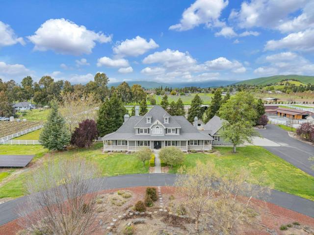 560 Tevis Trail, Hollister CA: https://media.crmls.org/mediaz/0d16f898-7d78-41e3-a00b-aab366215c29.jpg