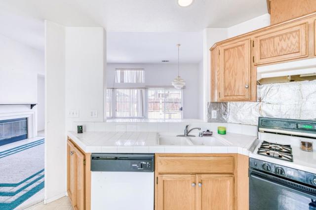 2670 N Katy Avenue, Fresno CA: https://media.crmls.org/mediaz/0d1720bd-7db3-4c47-b957-363461a9057b.jpg