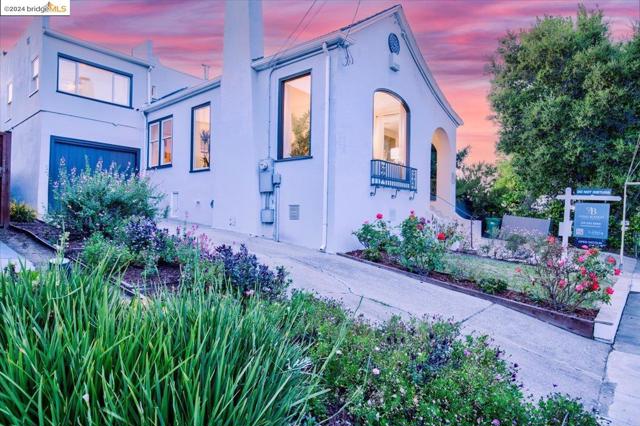 Image 1 of 54 For 3233 Ardley Ave