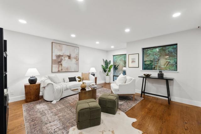 21 Valley Oak Street, Portola Valley CA: https://media.crmls.org/mediaz/0d179c82-a1e0-4f16-afc4-23220d5bced2.jpg