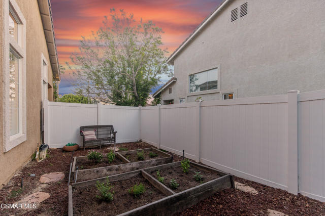 943 Paseo Barona, Camarillo CA: https://media.crmls.org/mediaz/0d179e00-8ebb-4ed2-9802-6fe5601d4d0f.jpg