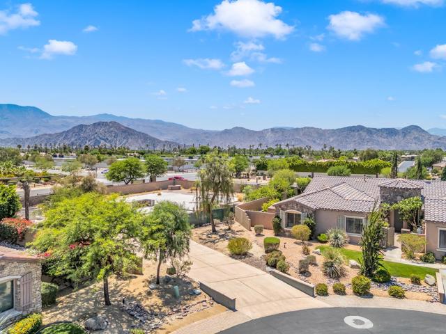 81025 Tranquility Drive, Indio CA: https://media.crmls.org/mediaz/0d17dafb-b212-447c-8bfd-01e0dd2a1fce.jpg