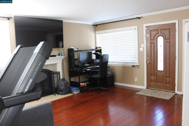 2956 Mckenzie Dr, Richmond CA: https://media.crmls.org/mediaz/0d186a6e-71f7-4e54-8cec-f3dfcc2c834f.jpg