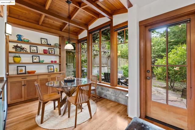 105 Vicente, Berkeley CA: https://media.crmls.org/mediaz/0d1891ee-fd8a-4214-b2f1-e40b1ed111c1.jpg