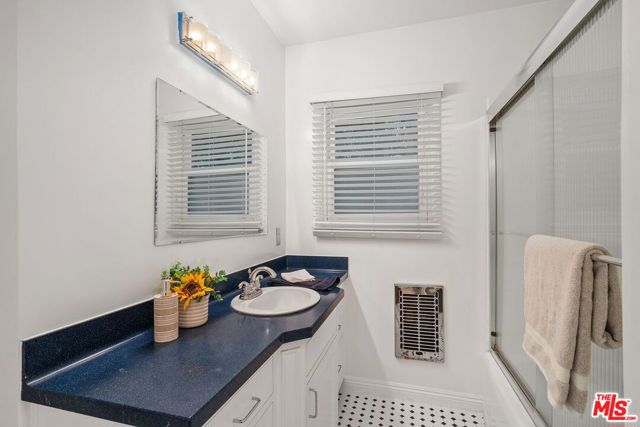 8131 Paso Robles Avenue, Lake Balboa CA: https://media.crmls.org/mediaz/0d192ae4-8c8b-44ea-b9d2-ad1a56c6edd3.jpg