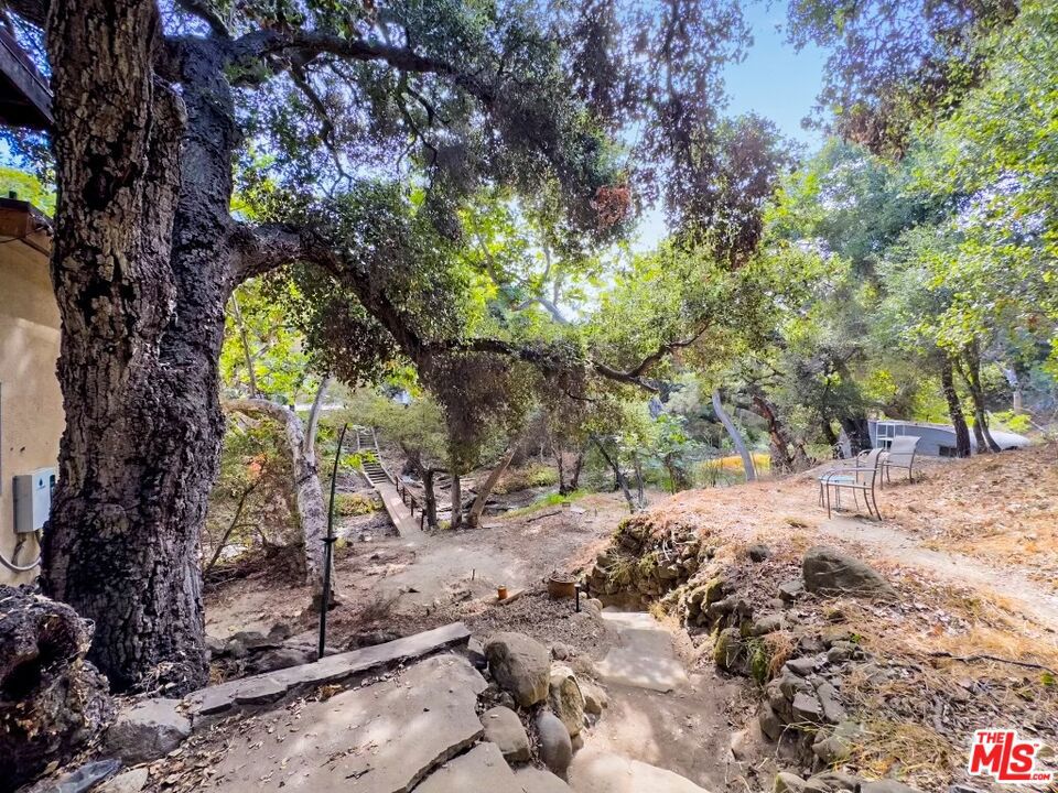 https://media.crmls.org/mediaz/0d197da0-a261-4882-931e-fbe382d2ae2a.jpg?preset=X-Large