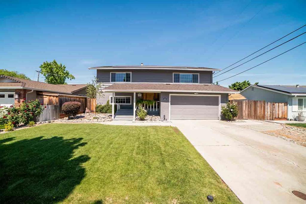 1567 Glencrest Drive