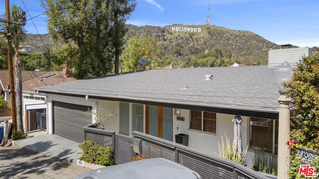 3162 Durand Drive, Los Angeles CA: https://media.crmls.org/mediaz/0d1a13d0-0c36-433f-b94c-ced65ca19347.jpg