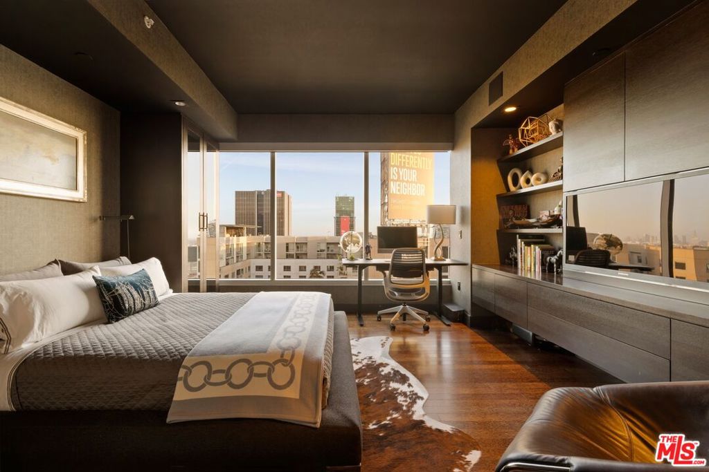 https://media.crmls.org/mediaz/0d1a9d96-2028-4cf3-a113-750624e46342.jpg?preset=X-Large