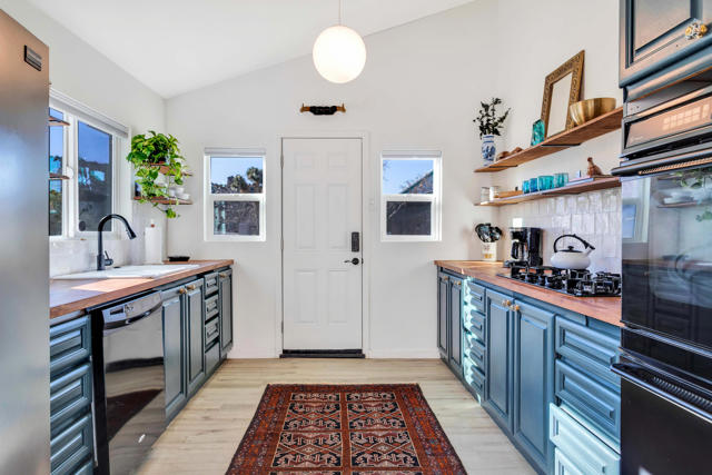 Image 27 of 83 For 59800 Onaga Trail