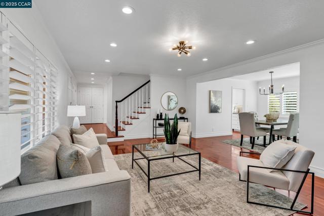 11373 Rampart Dr, Dublin CA: https://media.crmls.org/mediaz/0d1b05ed-e9bd-4070-bfc4-f1496cd3b345.jpg