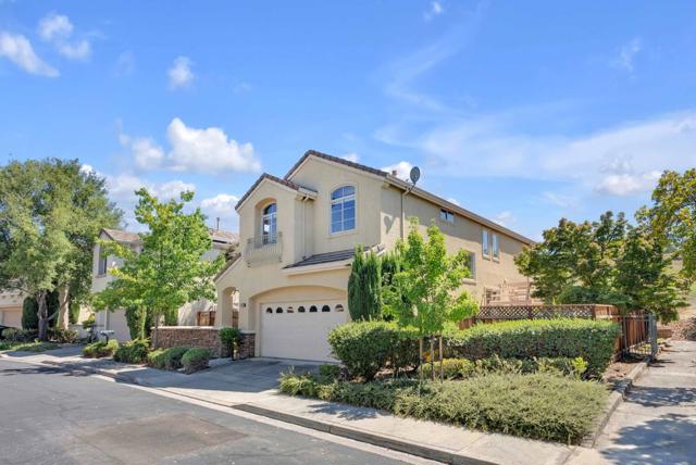 5490 Manderston Drive, San Jose CA: https://media.crmls.org/mediaz/0d1baa06-fc55-4249-b868-eb4d63e22d2b.jpg
