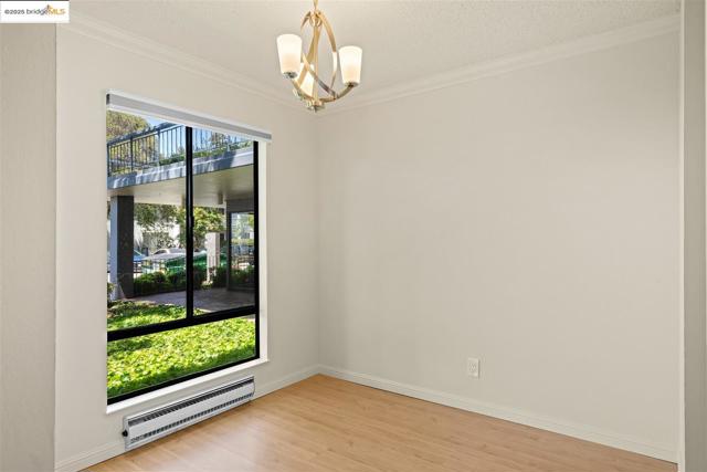 2 Commodore DR, Emeryville CA: https://media.crmls.org/mediaz/0d1bc231-aa9b-40a7-b5c7-3c58f23728d8.jpg