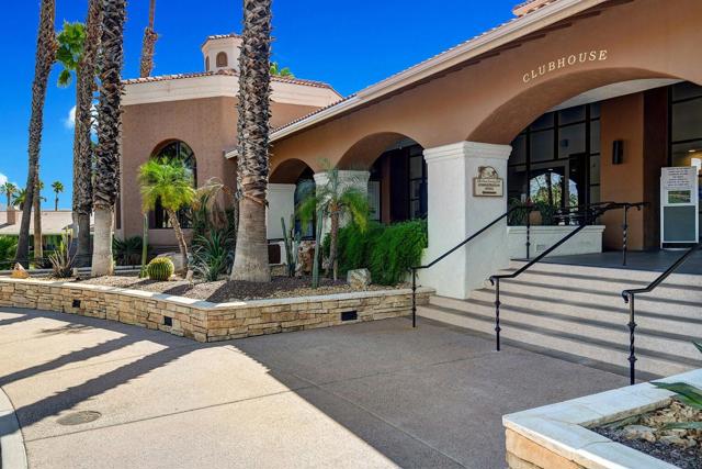 76892 Joetta Place, Palm Desert CA: https://media.crmls.org/mediaz/0d1bee89-fd15-4e0f-b740-a40841623640.jpg