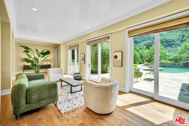 29734 Mulholland Highway, Agoura Hills CA: https://media.crmls.org/mediaz/0d1bef12-952a-4ae8-b65c-691f67569f3c.jpg