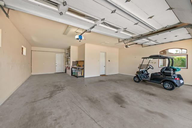 Oversized 4-Car Garage to Suit All Needs