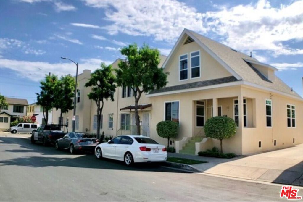 1557 W 36th Place, Los Angeles, CA 90018