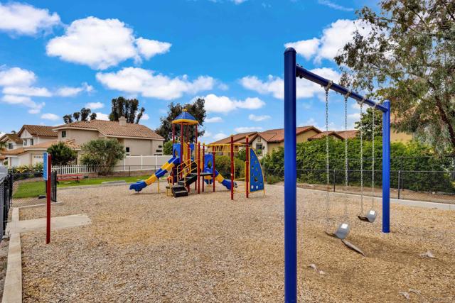632 Paseo Rio, Vista CA: https://media.crmls.org/mediaz/0d1c8b2b-d617-4617-8cc7-d75c12db8a19.jpg