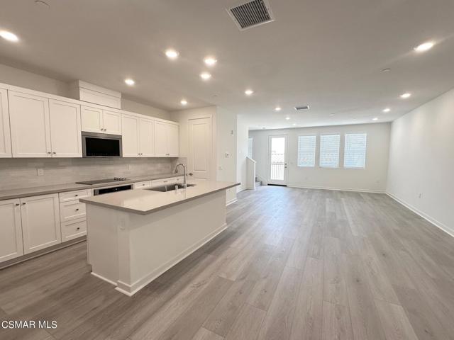 10726 Telegraph Road, Ventura CA: https://media.crmls.org/mediaz/0d1cbb6f-2f3e-4355-8c76-ad83f6388829.jpg