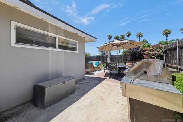 619 Parker St, Oceanside CA: https://media.crmls.org/mediaz/0d1d45de-8cef-466b-8e06-f4e3ea57edb4.jpg