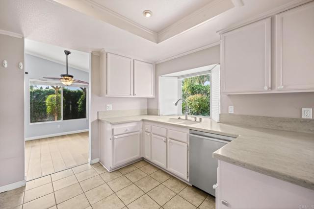 Detail Gallery Image 10 of 36 For 4843 Sumac Pl, Oceanside,  CA 92057 - 3 Beds | 2 Baths