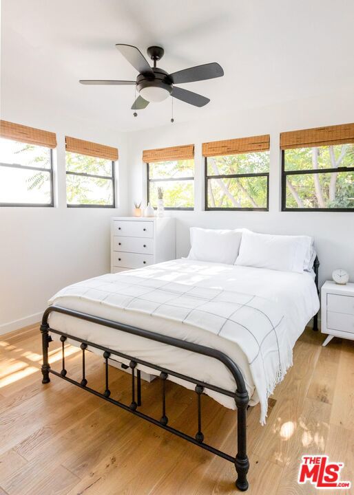 1236 W Sunset Boulevard, Los Angeles CA: https://media.crmls.org/mediaz/0d1f1601-0cb9-4e29-b365-0a9b2b868ad7.jpg