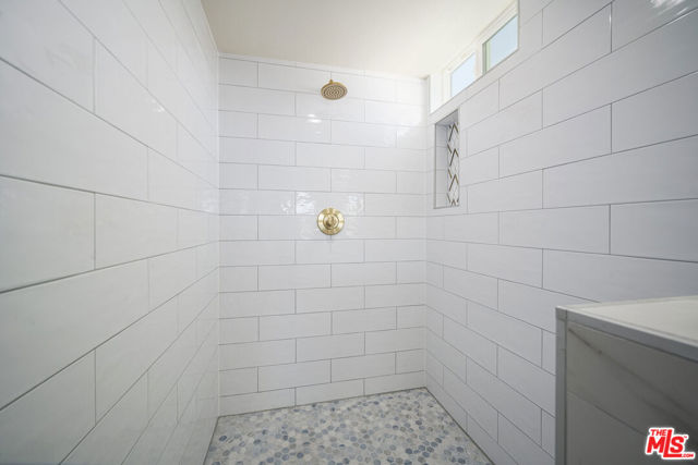 2733 Grand Summit Road, Torrance CA: https://media.crmls.org/mediaz/0d201603-5229-4390-a784-25194d645c15.jpg