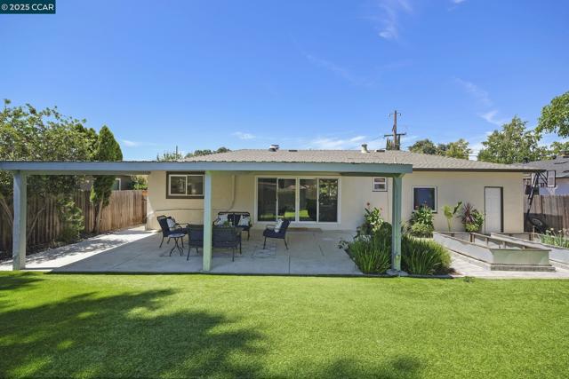 3930 Cottonwood Drive, Concord CA: https://media.crmls.org/mediaz/0d20ae2c-5a69-4c8a-939a-fc79a47d3aa8.jpg