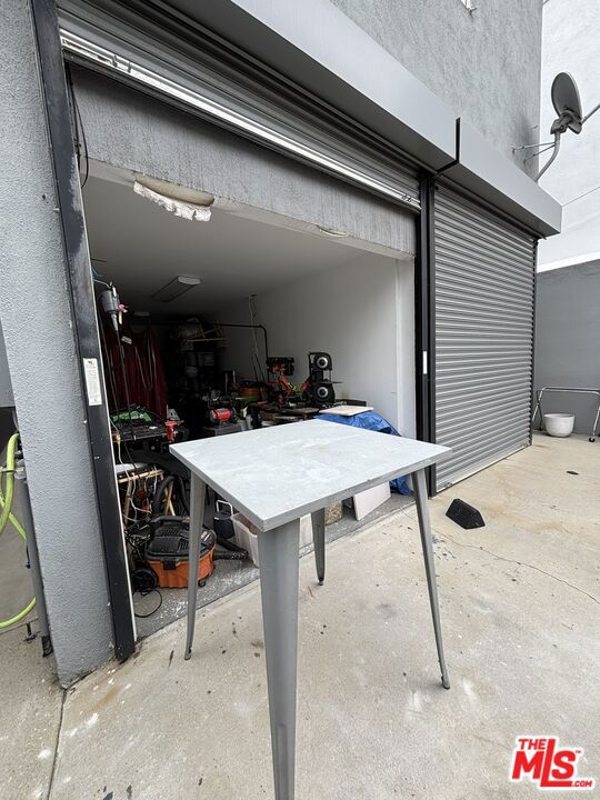 664 Marr Street, Venice CA: https://media.crmls.org/mediaz/0d20e48f-43c0-4099-bc60-cc692ccab240.jpg