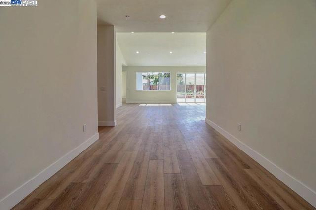 5232 Henderson Ct, Antioch CA: https://media.crmls.org/mediaz/0d213df9-6038-43ff-9680-19afc0c09ae5.jpg