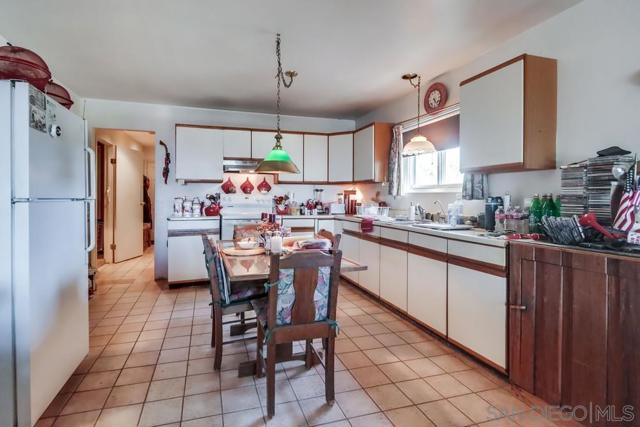 2044 Boulder Oaks Rd, Potrero CA: https://media.crmls.org/mediaz/0d2224d0-e3d9-4ec4-a201-0ea974effe37.jpg