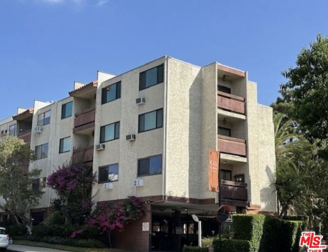 Drew Fenton | 530 S Barrington Avenue Los Angeles CA | MLS: 7182607