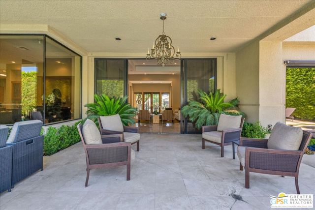 39700 Keenan Drive, Rancho Mirage CA: https://media.crmls.org/mediaz/0d223309-f865-49e4-891a-e46ca8d61619.jpg