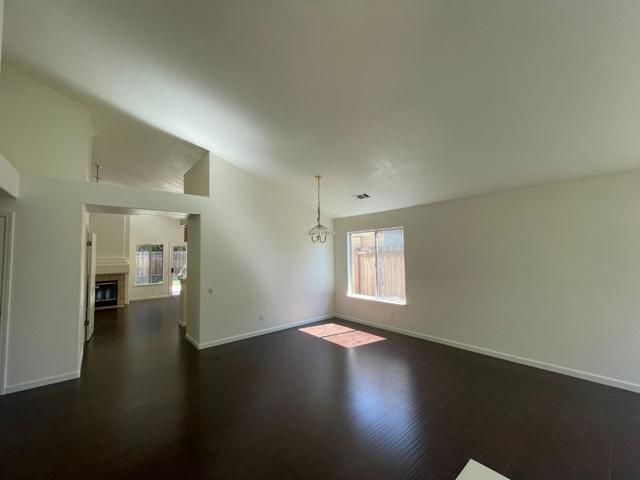 1801 Patton Drive, Modesto CA: https://media.crmls.org/mediaz/0d2270f7-4487-4333-8b5a-89f59741fff7.jpg