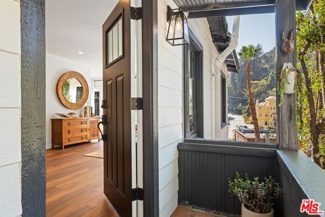 2108 Tavern Trail, Los Angeles CA: https://media.crmls.org/mediaz/0d22ad82-e0e5-4cfa-a151-713630bcb35a.jpg
